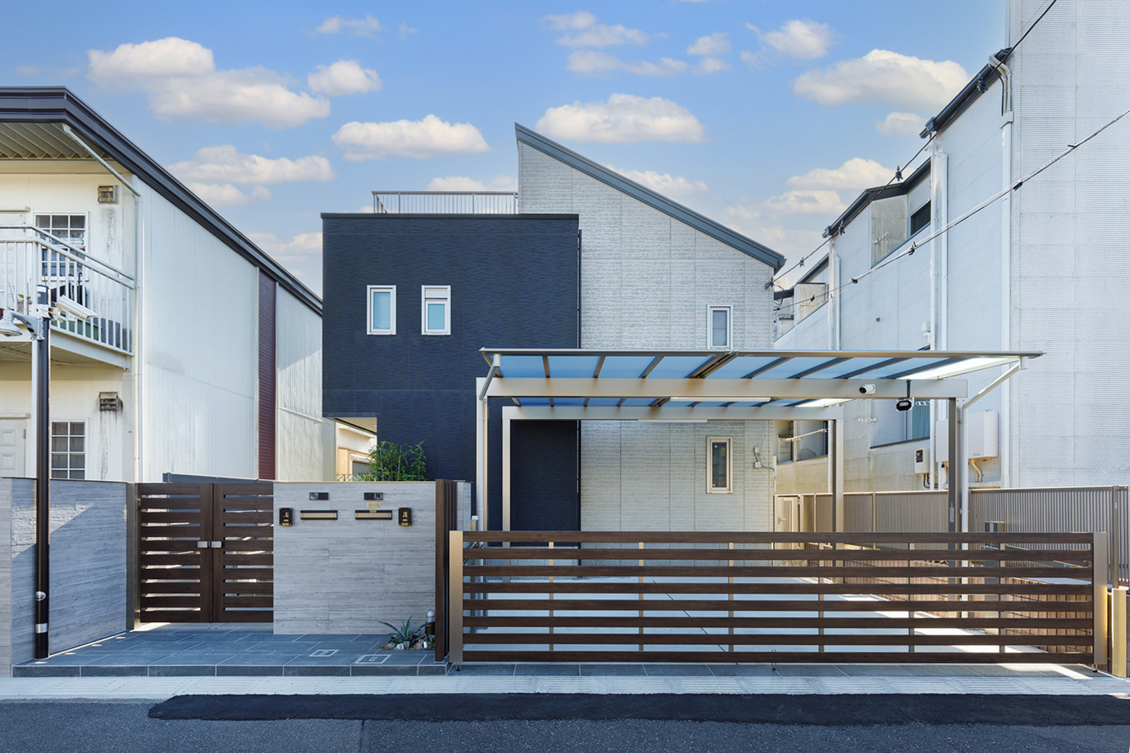 【新着事例】魅せる住まいとの一体感～クローズド外構～